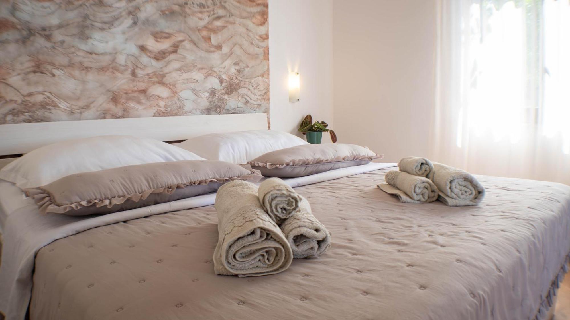 Apartments Horizont Rogoznica  Luaran gambar